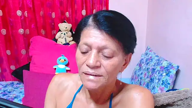 Онлайн чат XXX SLUTTYROXY