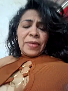 floresblancas Adlı Modelin Canlı XXX Sohbeti