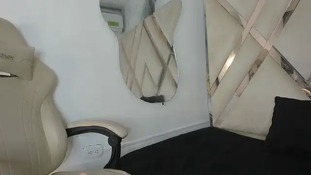 honeyhtx's Live XXX Chat