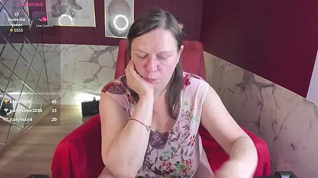 XXX chat uživo modela KellyPerfection