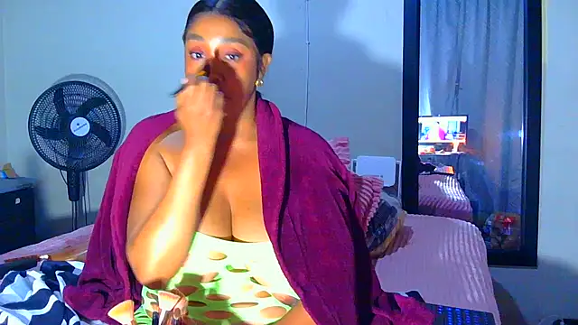 HOTSEXCBOOBS30xx Chat XXX live