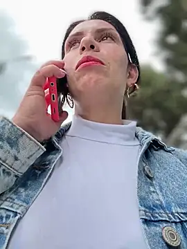 Alysson-- Adlı Modelin Canlı XXX Sohbeti
