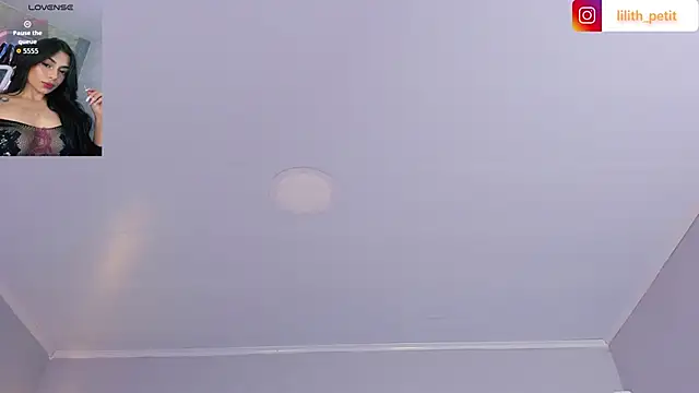 lilith_petit_'s Live XXX Chat