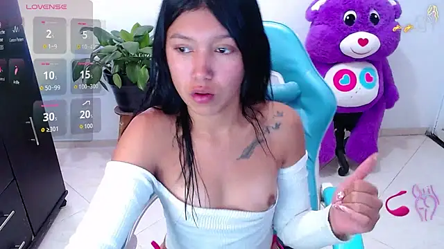 emily_rosse04: онлайн-секс-чат