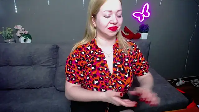 OliviaVerr Adlı Modelin Canlı XXX Sohbeti