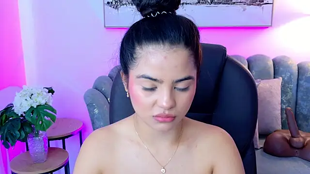 Layla_Breezee Chat XXX in diretta