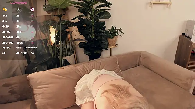 LaureMestler's Webcam Show