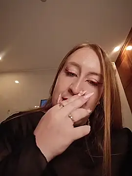 ElonaFox's Live XXX Chat