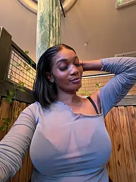___Nessa 在線直播表演