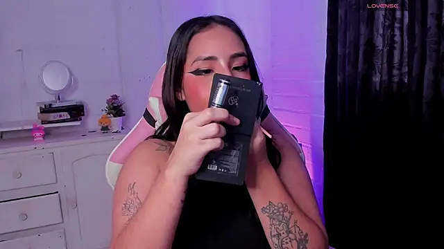 Nyx_Blackmoon's Live XXX Chat