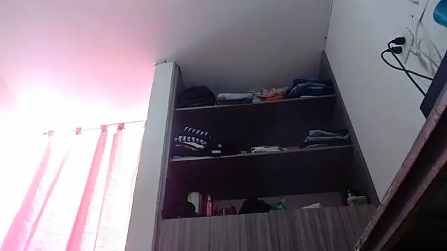 Chat XXX en directo de nicolle_milf1978