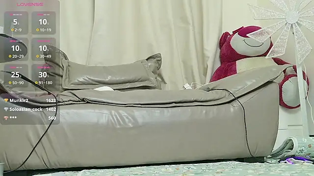 fox-yiyi's Live XXX Chat