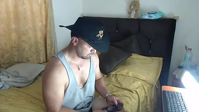 AlejoMoretti – webcam-show