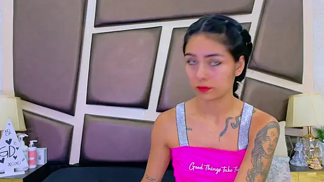 NicoleEsposito Adlı Modelin Canlı XXX Sohbeti