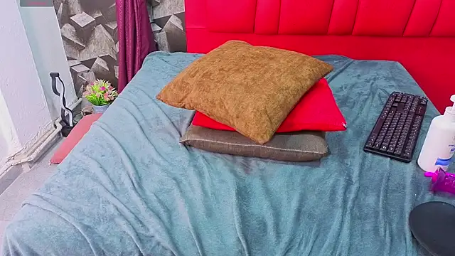 Онлайн чат XXX emmaalennox