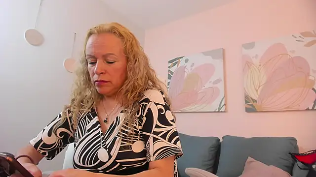 Czat XXX na żywo – Ivonne_4