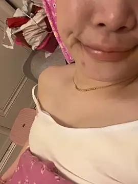 xiaoyan-888 在線直播表演