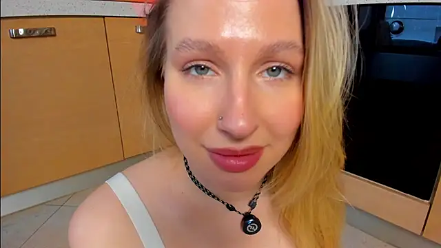 AnnLevine Adlı Modelin Canlı XXX Sohbeti