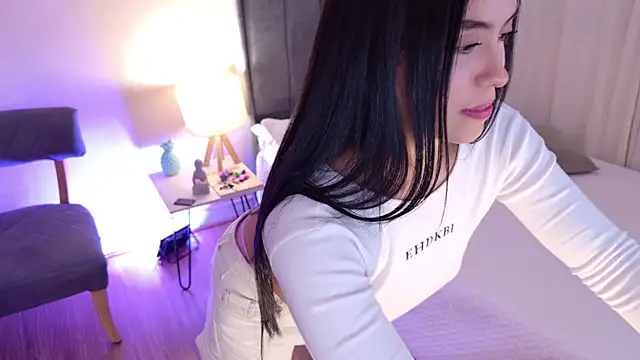 Megaan___ Chat XXX in diretta