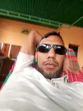 UnreadyChutzpa's Live XXX Chat