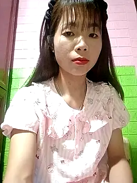 AmyLinee01 在線直播表演