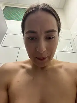 Holly_Play Chat XXX in diretta