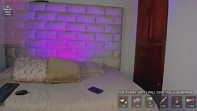 HollyGrey_ live XXX chat