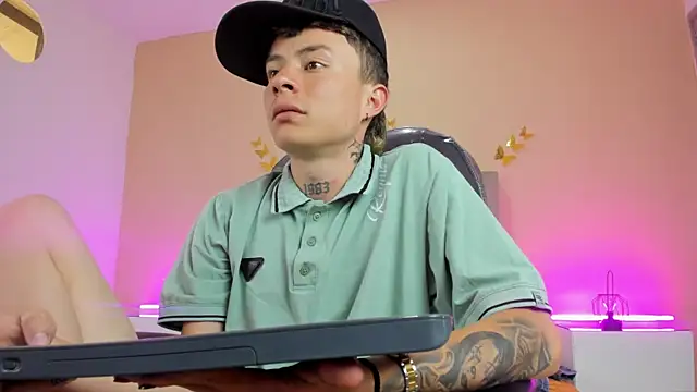 Nascary_Fox's Live XXX Chat