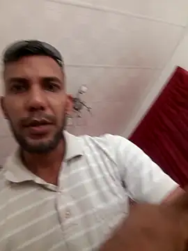 UnreadyChutzpa Adlı Modelin Canlı XXX Sohbeti