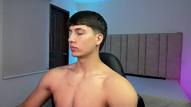 Pokazy przed kamerką – CHRIS_MORGAN1
