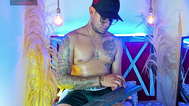 Nickk_21_ Chat XXX live