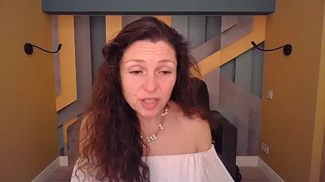 EllaLong Chat XXX in diretta