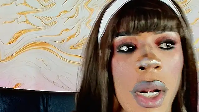 EbonyHansNight Show in webcam