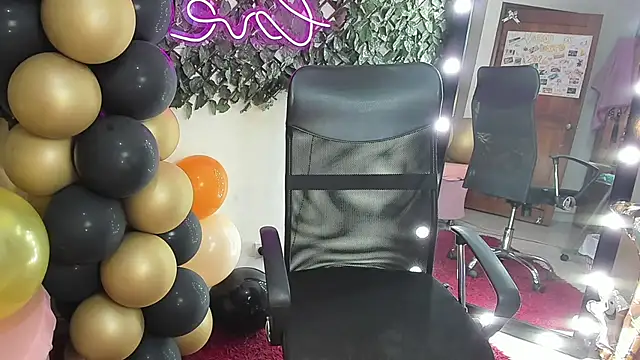 DestinyHills Live XXX-Chat