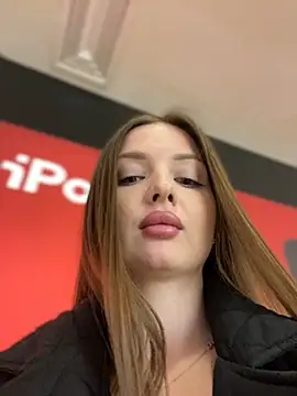 KrisMagnoly Adlı Modelin Canlı XXX Sohbeti