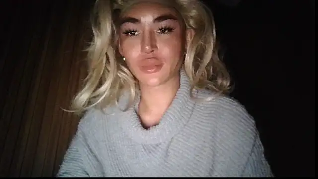 MistressNextDoor_'s Live XXX Chat