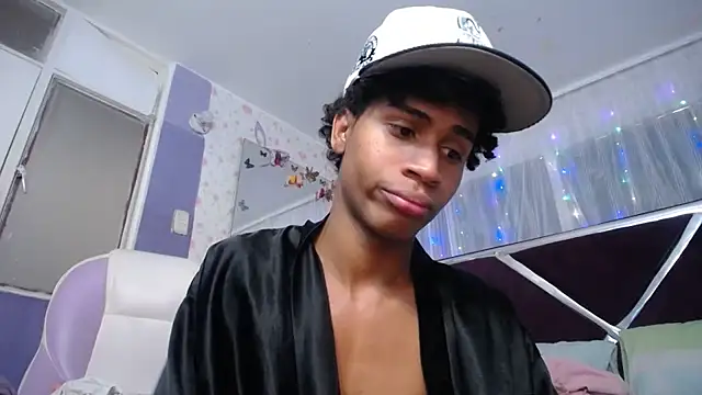 Santy_bigcock_01 Show Webcam