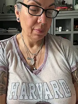 dieseldame1313's Webcam Show