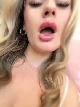 LoveShae_'s Webcam Show