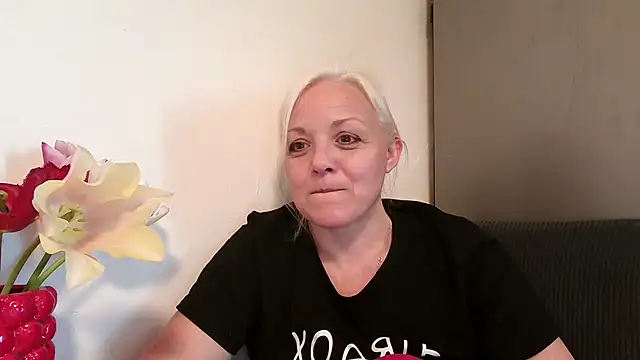 XXX chat uživo modela Linsy_Kim