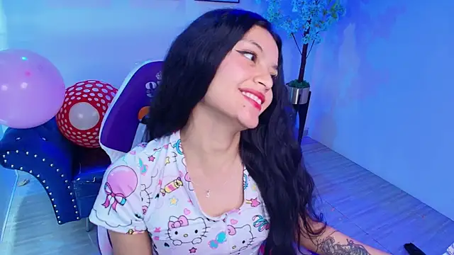 Maddie_T18: онлайн-секс-чат