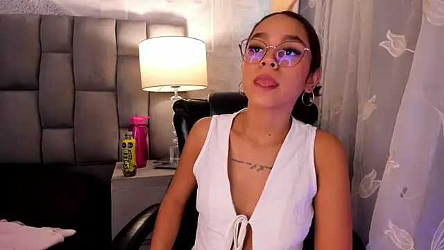 CarolineFyre – Naživo XXX chat