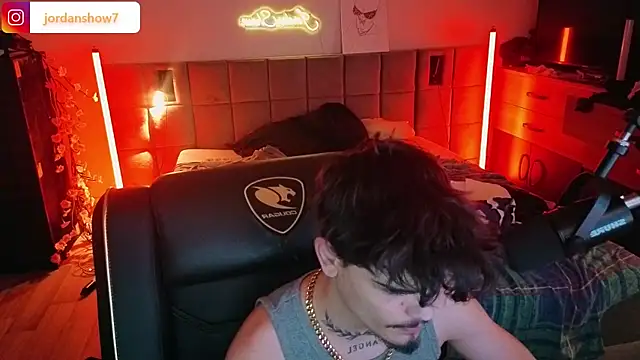 JordanShow's Live XXX Chat
