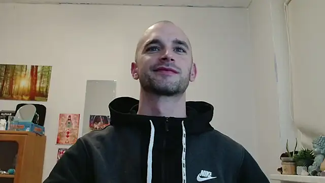 OskarBreno live XXX chat