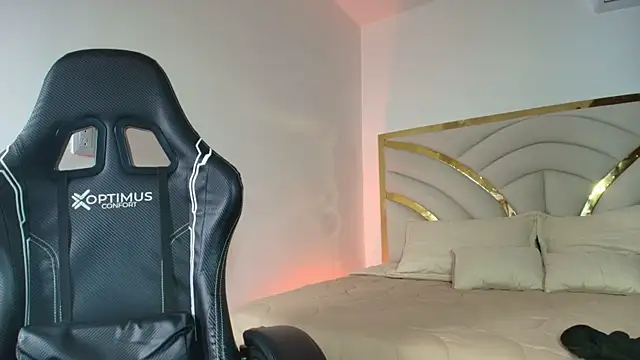 Milo_Storm Chat XXX live