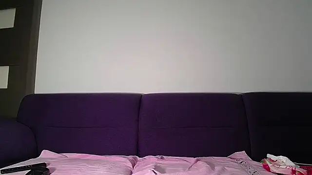 Julianna68 Show Webcam