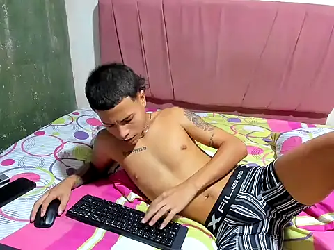 Nikoll_couplee Webcam Show