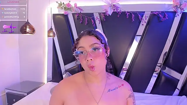 Chat +18 de antonelllepiercee ao vivo