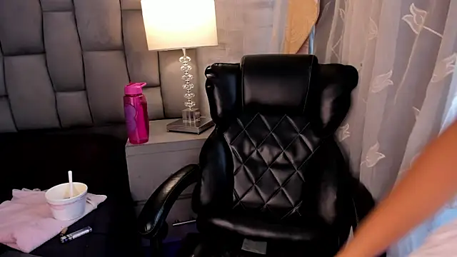 CarolineFyre live XXX chat