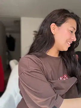 Živý XXX chat CocoaGigiMuse
